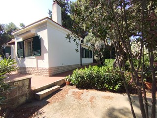 Casa Indipendente in Affitto a Siracusa, zona Teracati Grotticelle, 800€, 