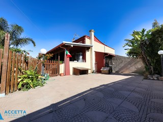 Casa Indipendente in Vendita a Taranto, zona San Vito, 218'000&euro;, 119 m²