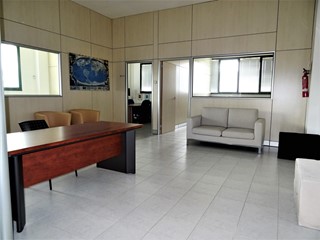 Ufficio in Vendita a Senigallia, zona Marzocca, 110'000€, 180 m², arredato