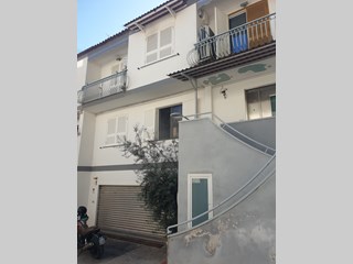 Villetta a schiera in Vendita a Napoli, zona soccavo, 550'000€, 270 m², con Box