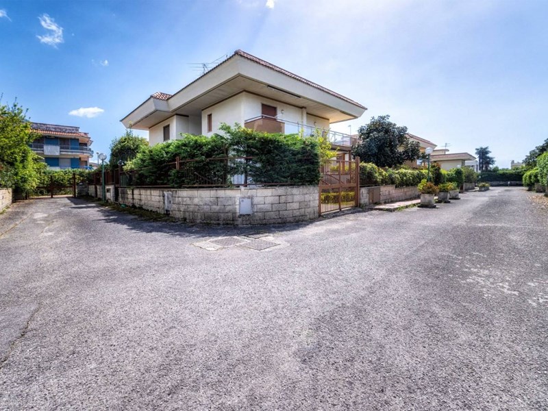 Casa Semi Indipendente in Vendita a Formia, 230'000€, 65 m², arredato