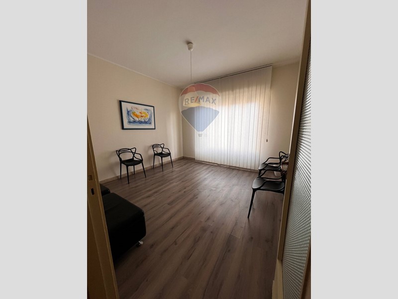 Appartamento in Affitto a Catania, zona C.so Italia - via Leopardi, 850€, 124 m²
