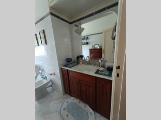 Quadrilocale in Vendita a Carrara, zona Avenza, 170'000€, 90 m², arredato