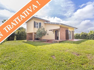 Villa in Vendita a Pisa, 245'000€, 152 m², arredato