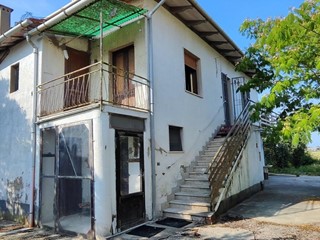 Casa Indipendente in Vendita a Castelfranco di Sotto, 170'000€, 160 m², con Box