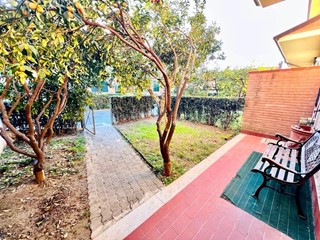 Villetta a schiera in Vendita a Massa, 320'000&euro;, 140 m², arredato