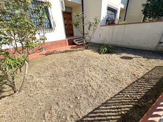 Villetta a schiera in Vendita a Cascina, 245'000€, 130 m²