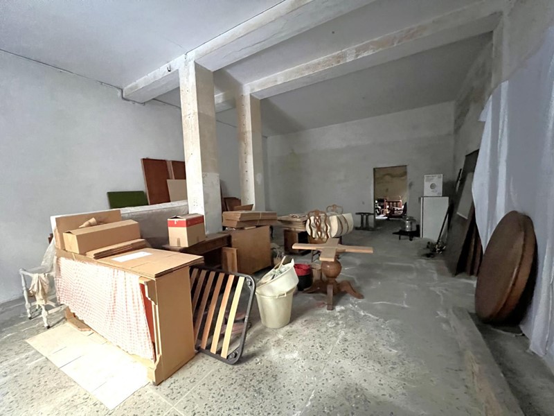 Laboratorio in Vendita a Cascina, 60'000€, 150 m²