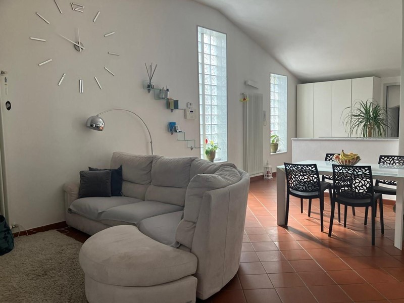 Attico in Vendita a Carrara, zona Avenza, 220'000€, 85 m², arredato