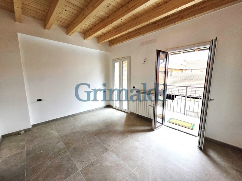 Trilocale in Vendita a Robecco sul Naviglio, 165'000€, 90 m²