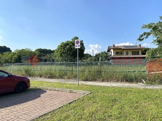 Terreno edificabile in Vendita a Osio Sopra, 99'000€, 840 m²