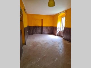 Negozio in Vendita a Genova, 39'000€, 71 m²