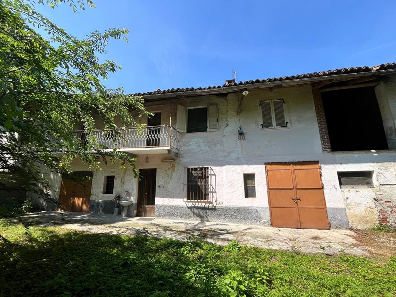 Casale in Vendita a Scarnafigi, 59'000€, 139 m²