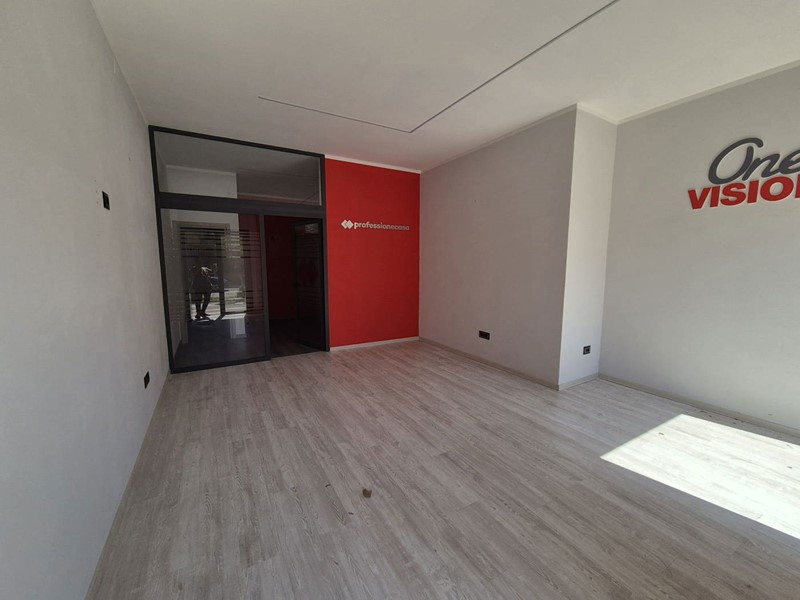 Ufficio in Vendita a Orbetello, 97'000€, 33 m²
