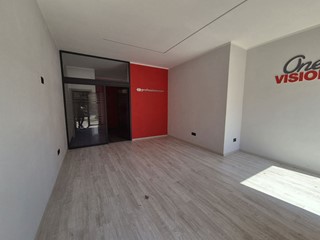 Ufficio in Vendita a Orbetello, 97'000€, 33 m²