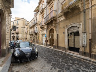 Quadrilocale in Vendita a Caltagirone, 19'000€, 121 m²