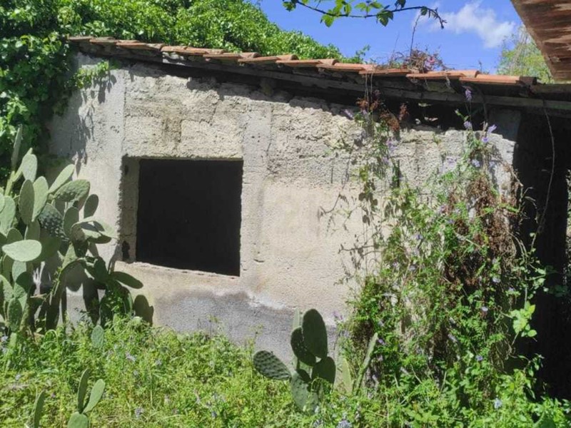 Villa in Vendita a Mascalucia, zona Apollo 13, 220'000€, 280 m²