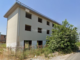 Capannone in Affitto a San Nicola la Strada, 2'400€, 380 m²