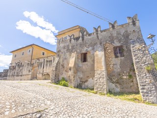 Casa Indipendente in Vendita a Vacone, 700'000&euro;, 1846 m²