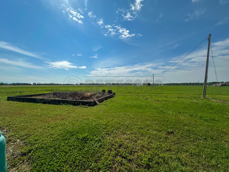 Terreno agricolo in Vendita a Pavia di Udine, zona Persereano, 319'000€, 746 m²