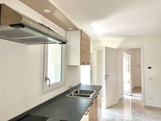 Bilocale in Vendita a Arona, 100'000€, 50 m²