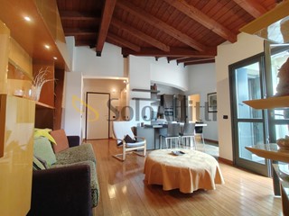 Trilocale in Affitto a Gallarate, zona Centro, 1'300&euro;, 100 m², arredato, con Box