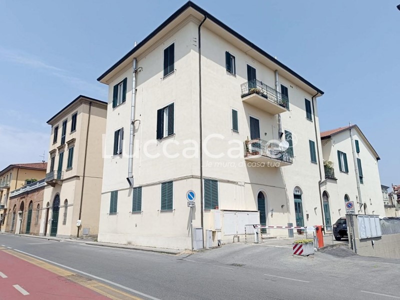 Ufficio in Vendita a Lucca, zona San Concordio Contrada, 95'000€, 58 m²