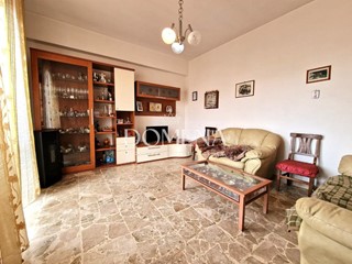 Quadrilocale in Vendita a Monteriggioni, zona Belverde, 237'000€, 90 m², arredato, con Box