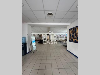 Capannone in Vendita a Altopascio, 850'000€, 1400 m²