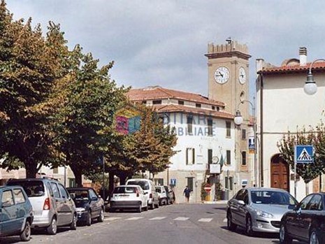 Immobile commerciale in Vendita a Collesalvetti, 70'000€, 68 m²