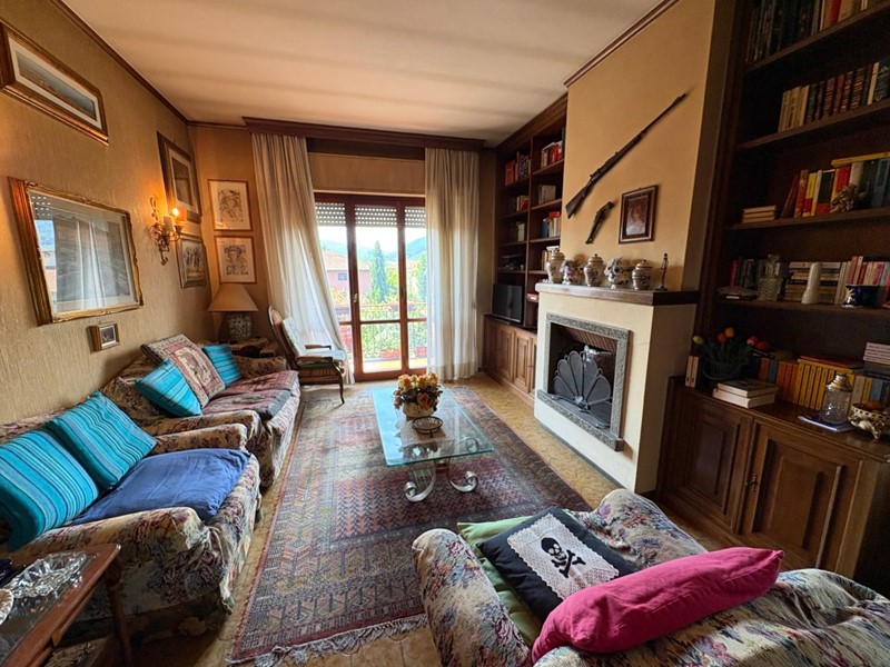 Appartamento in Vendita a Lucca, zona Sant'Anna, 220'000€, 120 m²
