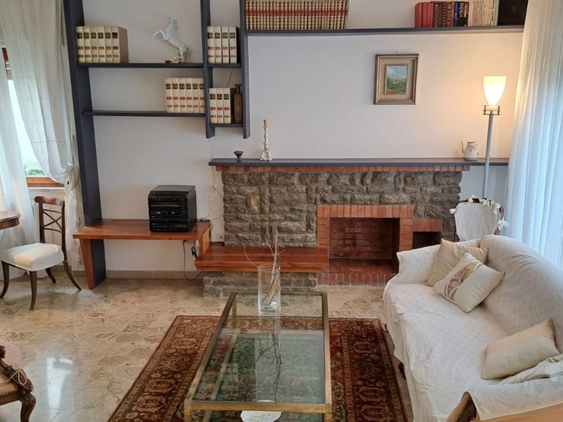 Villa bifamiliare in Affitto a Rosignano Marittimo, zona Rosignano Solvay, 1'500€, 120 m², arredato