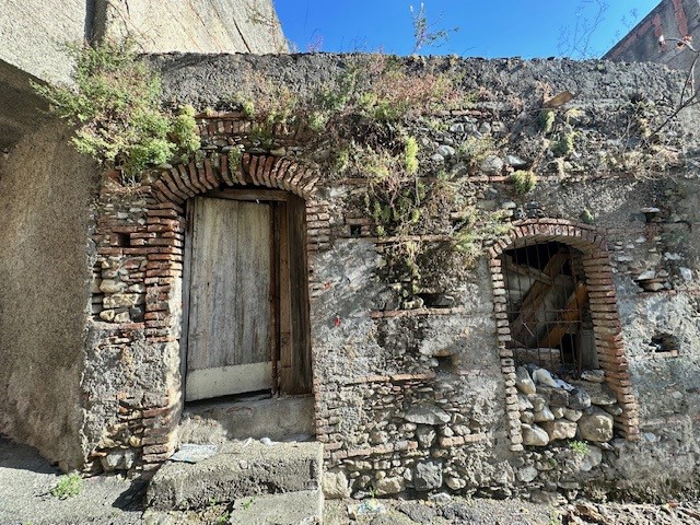 Casa Indipendente in Vendita a Barcellona Pozzo di Gotto, 7'000€, 78 m²