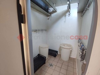 Negozio in Vendita a Napoli, 40'000€, 35 m², arredato
