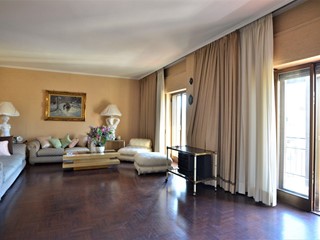 Appartamento in Vendita a Bari, 380'000&euro;, 145 m²