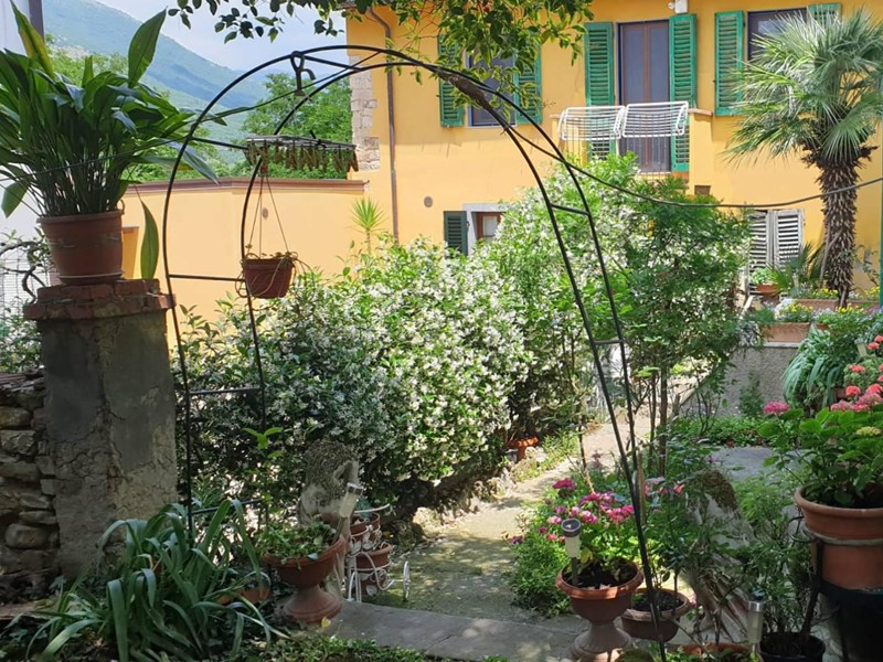 Villetta a schiera in Vendita a Calenzano, 350'000€, 100 m²