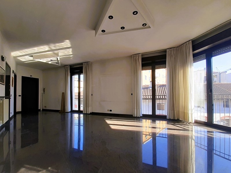 Quadrilocale in Vendita a Legnano, 263'000€, 150 m²