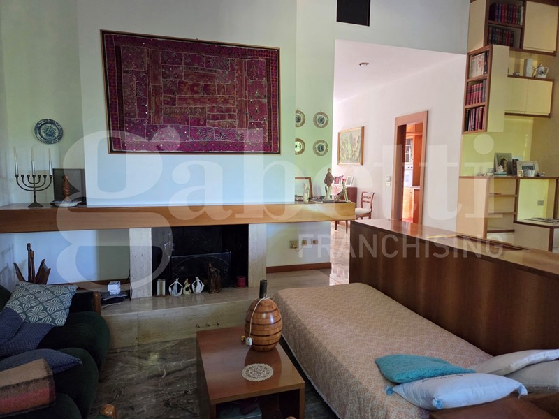 Appartamento in Vendita a Bologna, 780'000€, 350 m²