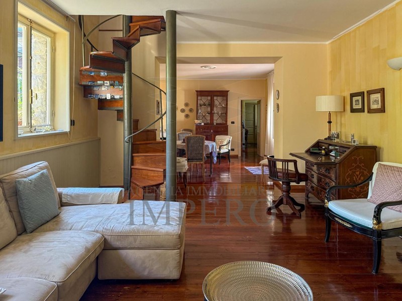 Trilocale in Vendita a Bordighera, 640'000€, 186 m², arredato