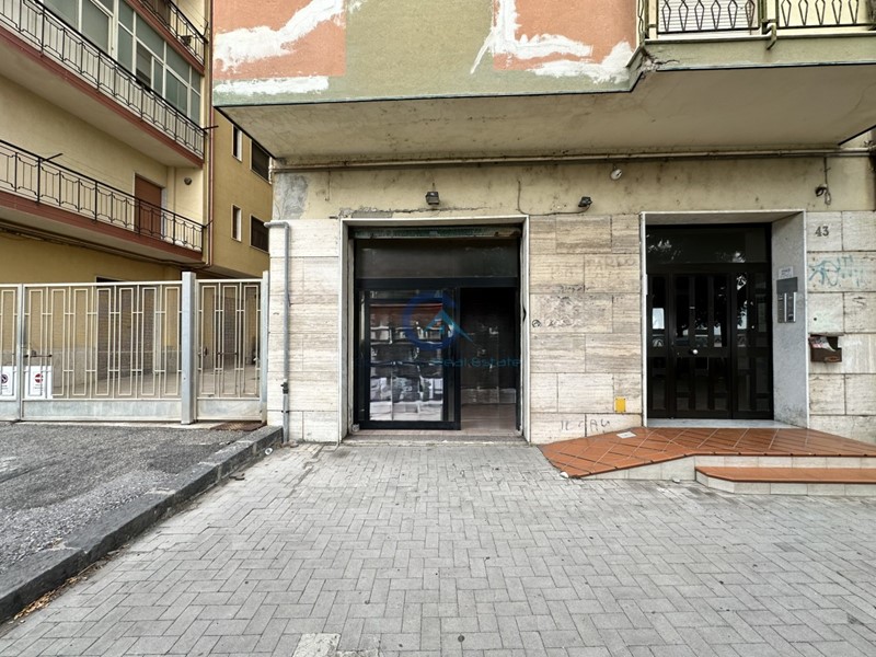 Immobile commerciale in Affitto a Catanzaro, zona Catanzaro Lido, 600&euro;, 40 m²
