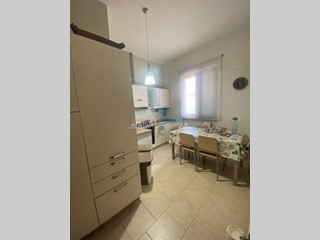 Quadrilocale in Vendita a Massa, zona Marina Di Massa, 225'000&euro;, 65 m²
