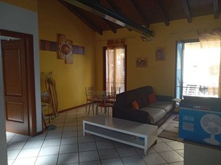 Trilocale in Vendita a Arona, 180'000€, , arredato, con Box