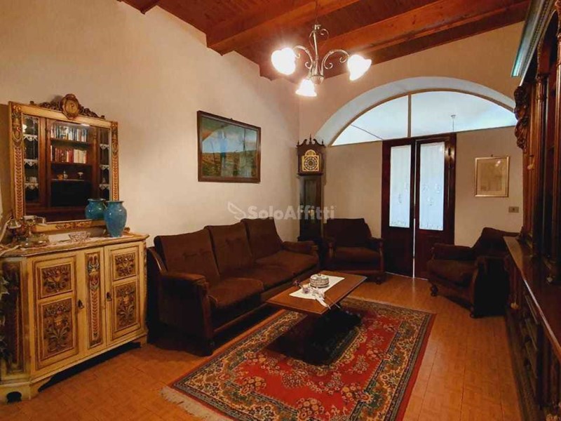 Appartamento in Affitto a Portico e San Benedetto, zona Portico, 450€, 92 m², arredato