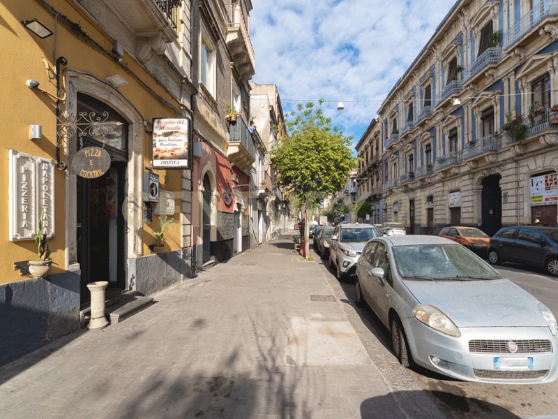 Attività commerciale in Vendita a Catania, 135'000&euro;, 80 m², arredato