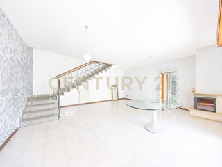 Casa Indipendente in Vendita a Anzio, zona Villaggio Giornalisti, 179'000€, 