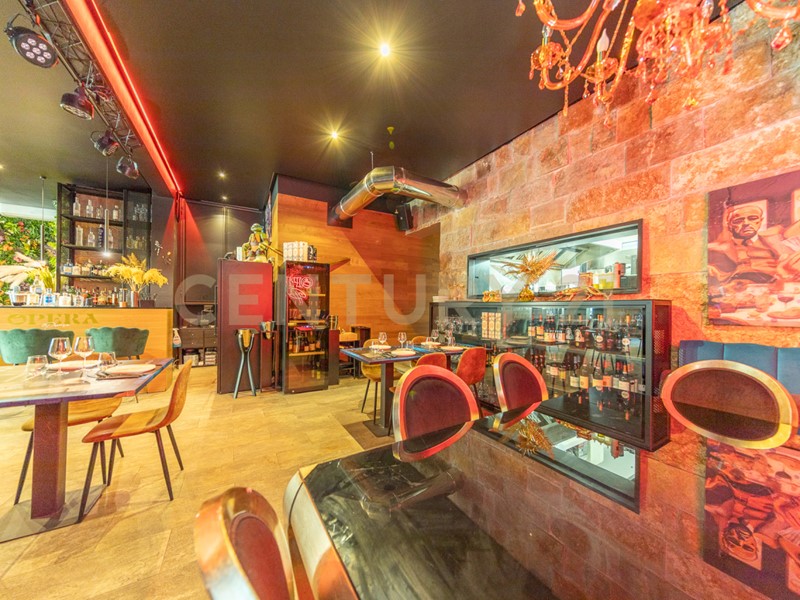 Attività commerciale in Vendita a Roma, zona Camilluccia, 265'000€, 250 m², arredato, con Box