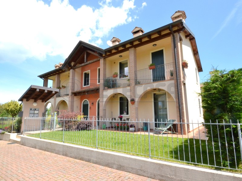 Quadrilocale in Vendita a Valdagno, zona Cerealto, 89'000€, 65 m², con Box