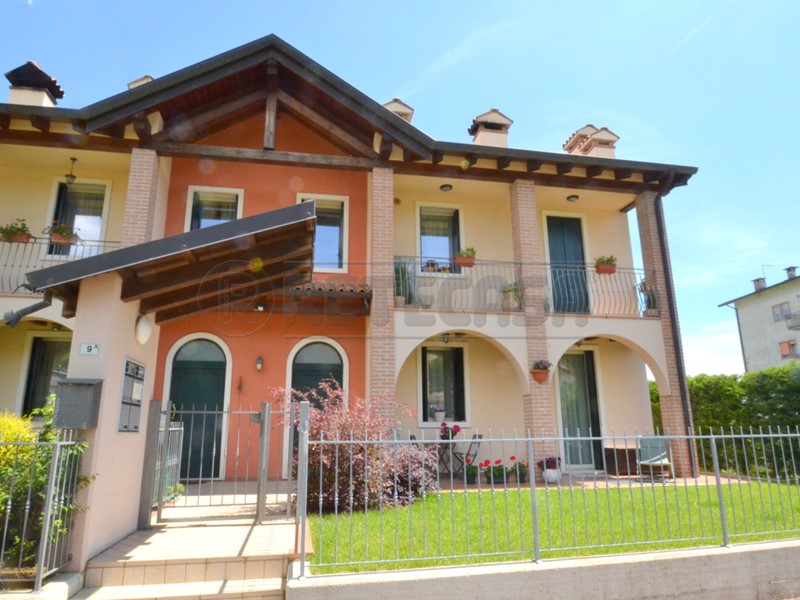 Quadrilocale in Vendita a Valdagno, zona Cerealto, 89'000&euro;, 65 m², con Box