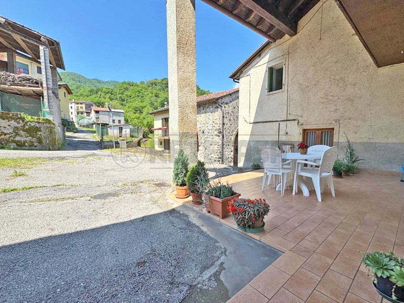 Casa Semi Indipendente in Vendita a Valdagno, 129'000€, 272 m²