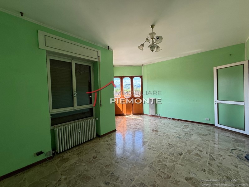Trilocale in Vendita a Gozzano, 71'000€, 95 m², con Box
